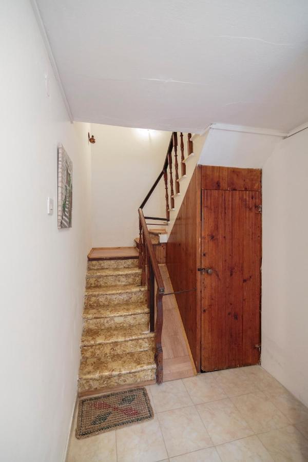 Apartment Esa Комижа Екстер'єр фото