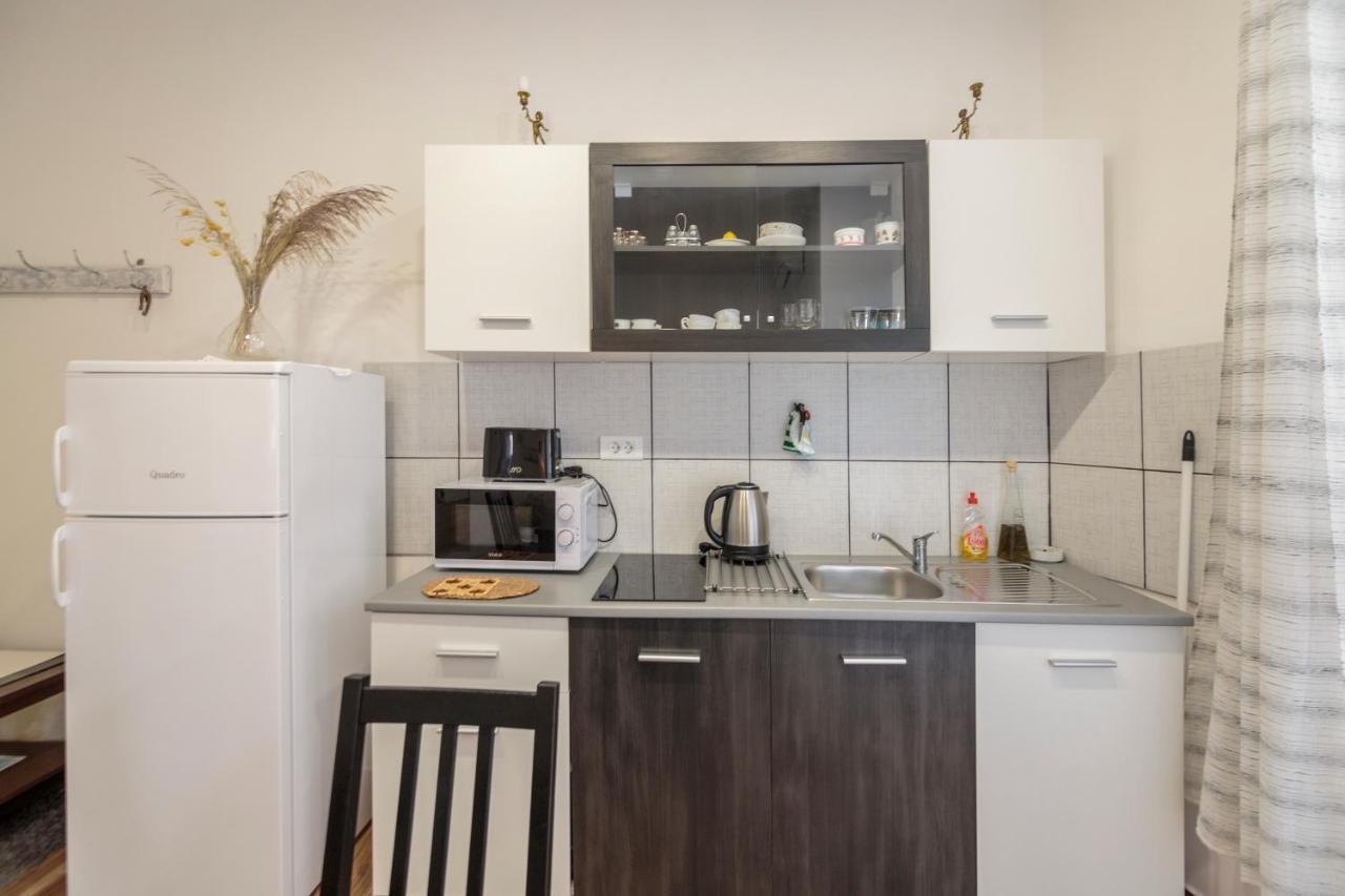 Apartment Esa Комижа Екстер'єр фото